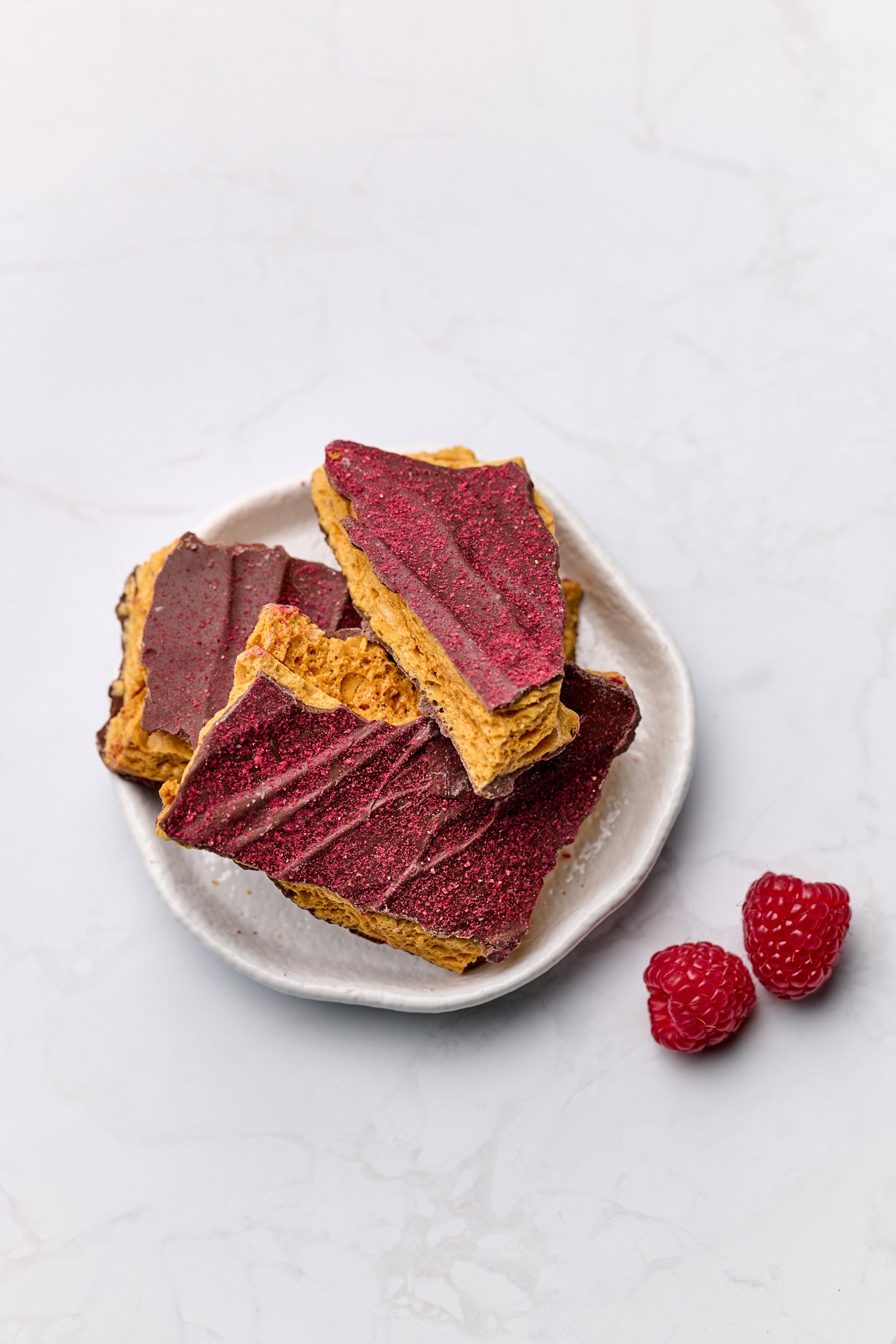 Honeycomb | Raspberry | Milk Chocolate | 42% cacao | 100g